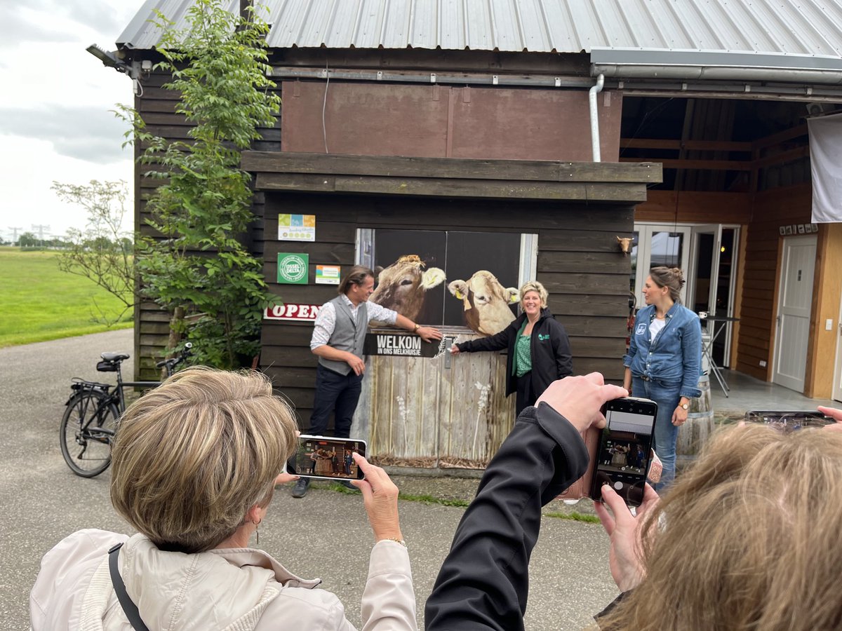 Vanmiddag aanwezig bij een leuke bijeenkomst van #IJsseldeltaboerbewust op ⁦<a href="/erf_bruins/">ERF-1</a>⁩.Aandacht voor #LEADER subsidie.