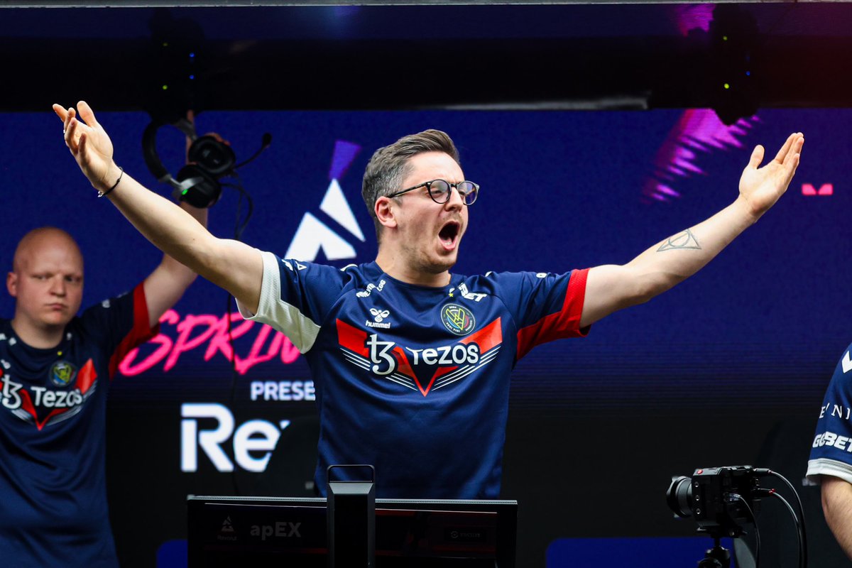 Winning moment for <a href="/TeamVitality/">Team Vitality 🐝</a>  at <a href="/BLASTPremier/">BLAST Premier 💥</a> 📸