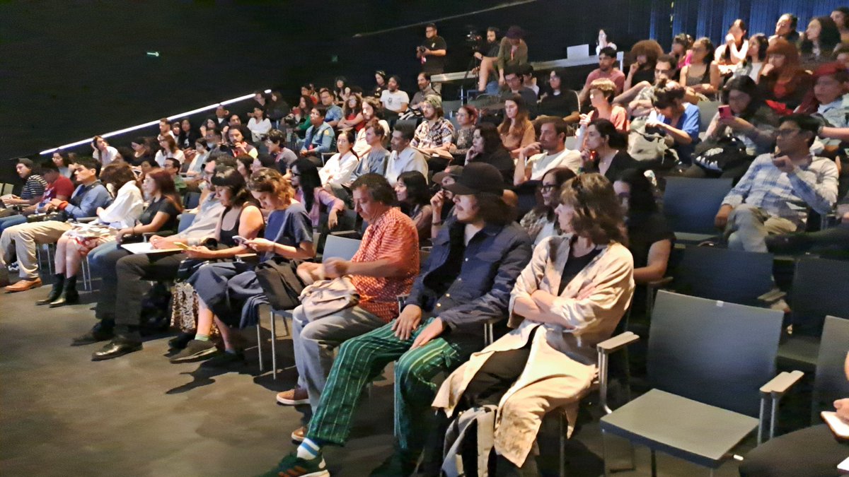Publico_Futuro's tweet photo. Damos por inaugurada una nueva edición del Seminario El Público del Futuro @FICUNAM 🌧🌱⛰️
¡Bienvenidxs! 🍄🟫
#HorizontesAfectivos #FuturosColectivos
#SPF14 https://t.co/901DGNhQlR