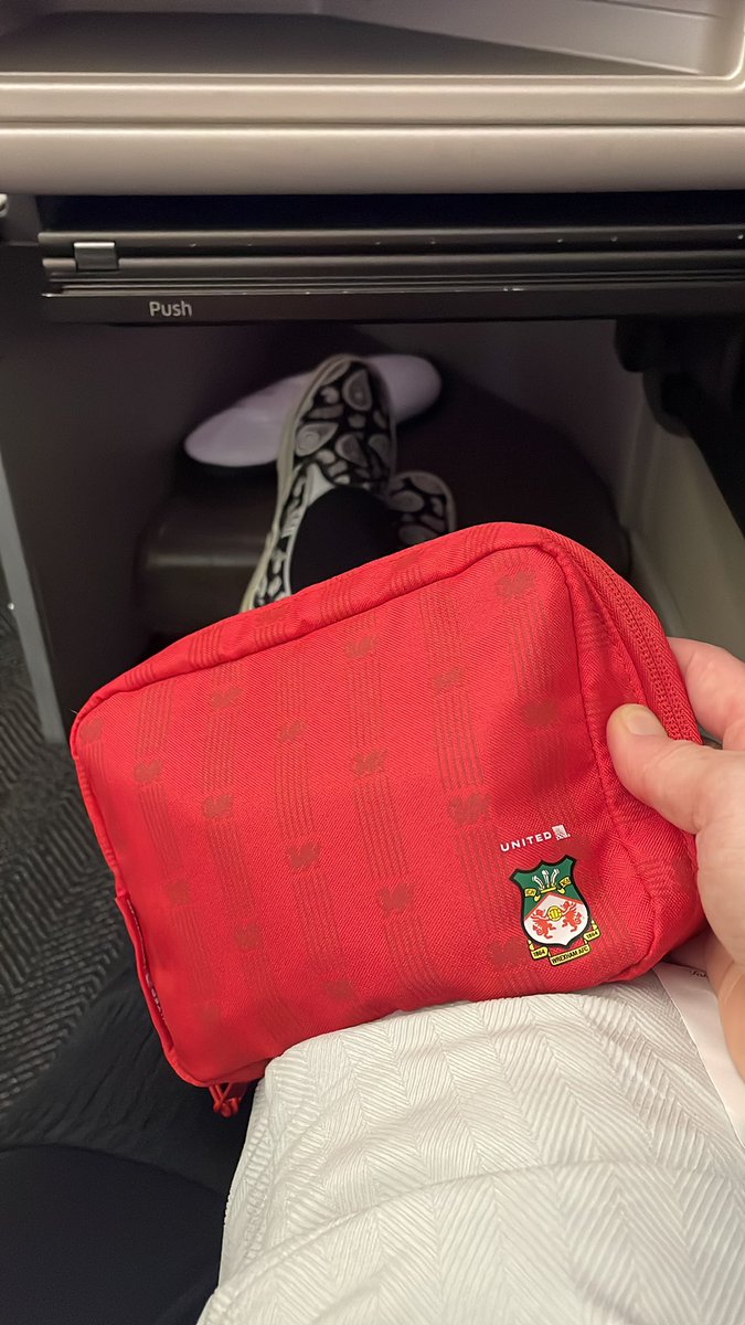 About to embark on an 11 hour 40 min flight SFO to KIX for #MetSoc2024 - one oral talk on single cell lipidomics on Monday, awesome #Bruker lunch seminar Wednesday and chairing a session on Thursday! I travel so much that I finally got upgraded