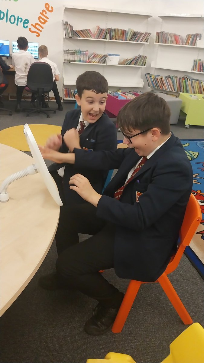 PATKingsSchool's tweet image. It was the turn of our Year 8 students to visit Pontefract Library, today. Everyone had a great time exploring what&apos;s on offer, including free membership, thousands of books, games, tablets and even a cinema! #ReadingForPleasure #BeKings #PontefractLibrary @WFlibraries