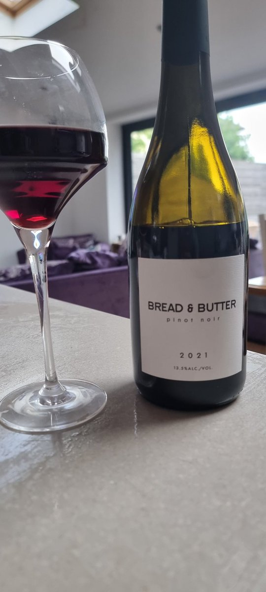 #FridayWineClub #Pinot
Cheers 🍷