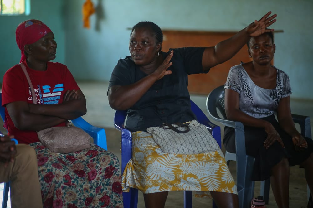 MuunganoKisumu's tweet image. A dialogue with Central Kisumu Ward residents to  know the experience had during the recent flooding incident.Engaging young people and the elderly on matters climate change is crucial because it ensures continuity and sustainability of proposals made on climate change mitigation