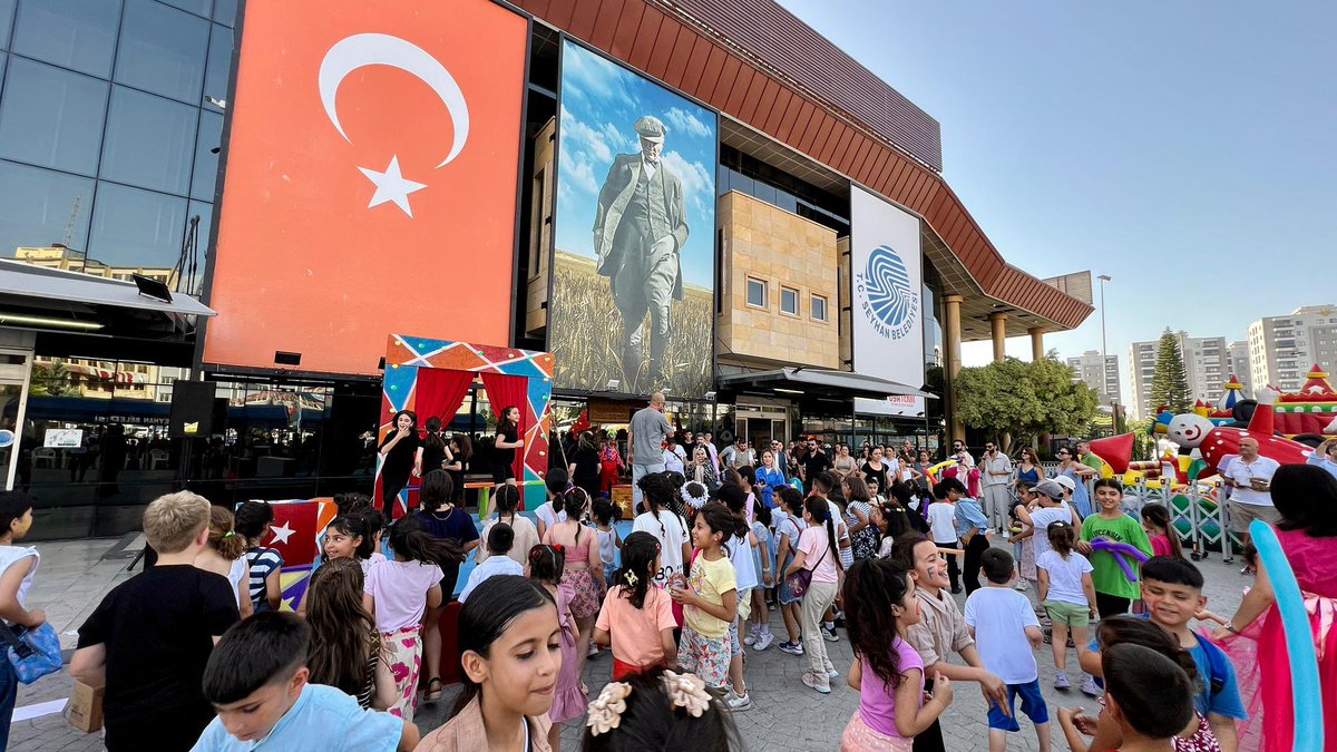 Seyhan Sanat Meydanı’mızda düzenlediğimiz karne şenliğinde çocuklarımızla harika bir gün geçirdik! 🎈 

Birbirinden çeşitli etkinlikler, oyunlar ve sürprizlerle dolu geçen şenliğimizde hep beraber eğlendik. Tüm öğrencilerimizi başarılı bir eğitim öğretim yılını geride