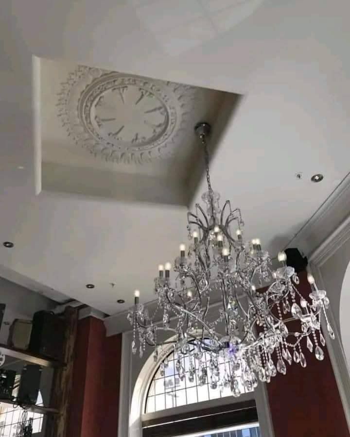 fred_rample's tweet image. Un décorateur indécis #DesignUnique