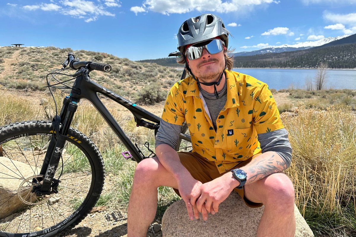 AwesomeBike's tweet photo. Rad Button-Up For ROWDEE Rippers: Shindig MTB Shirt Review https://t.co/imErm22eZ4 https://t.co/GD5NgQGNBb