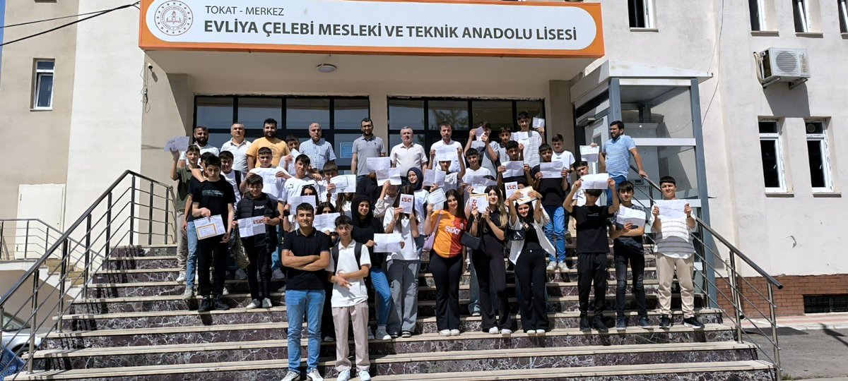 Ayrılıklardan arta kalan hüzündür…

#iyitatiller
#karne

<a href="/TokaT_Ev_C_MTAL/">Tokat Evliya Çelebi MTAL</a>