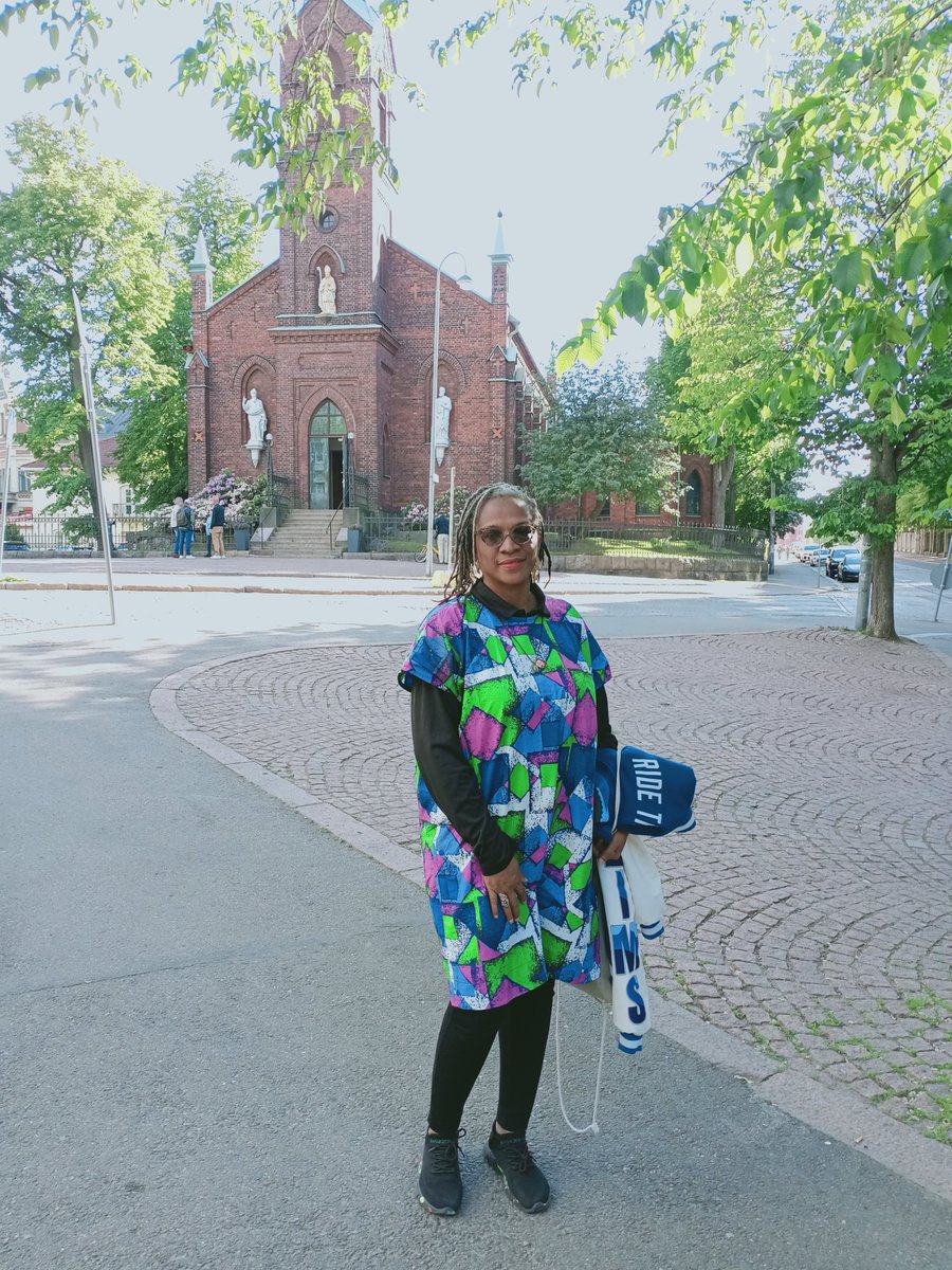 ngozimoguguah's tweet photo. Attended evening mass at St Henrik Cathedral Helsinki, Finland today. Father Jean Claude Kabeza was very welcoming. I got to know that there is a large African/Nigerian community Helsinki. #catholicchronicles #ngozimoguguah
#ajala
#nwachinemelu
#testifier https://t.co/gXPYd4AoD5