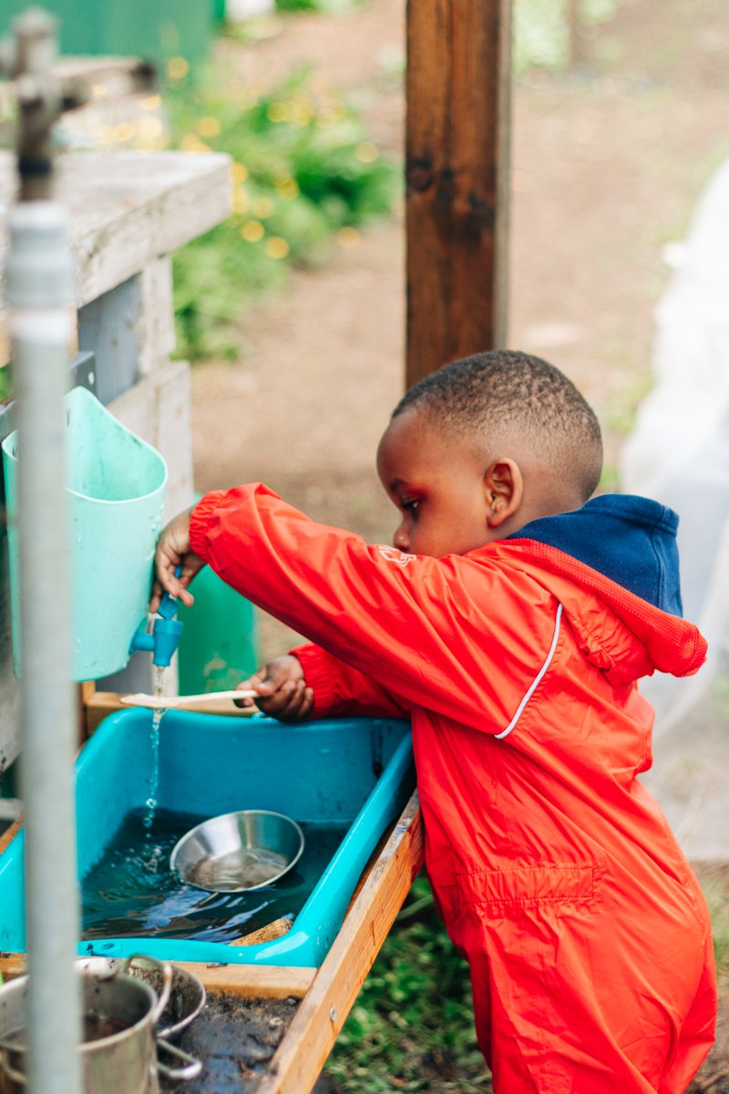 Our little ones from @PEEK_project_ &amp; <a href="/AmmaBirth/">Amma Birth Companions 🧡</a>  love exploring The Washhouse garden space on a Tuesday. Bug hunting, splashing in puddles and a mud kitchen! Is there a better way to spend your day?

While lunch is cooking our 0-5years participants have all the fun!
#TEAMPEEK