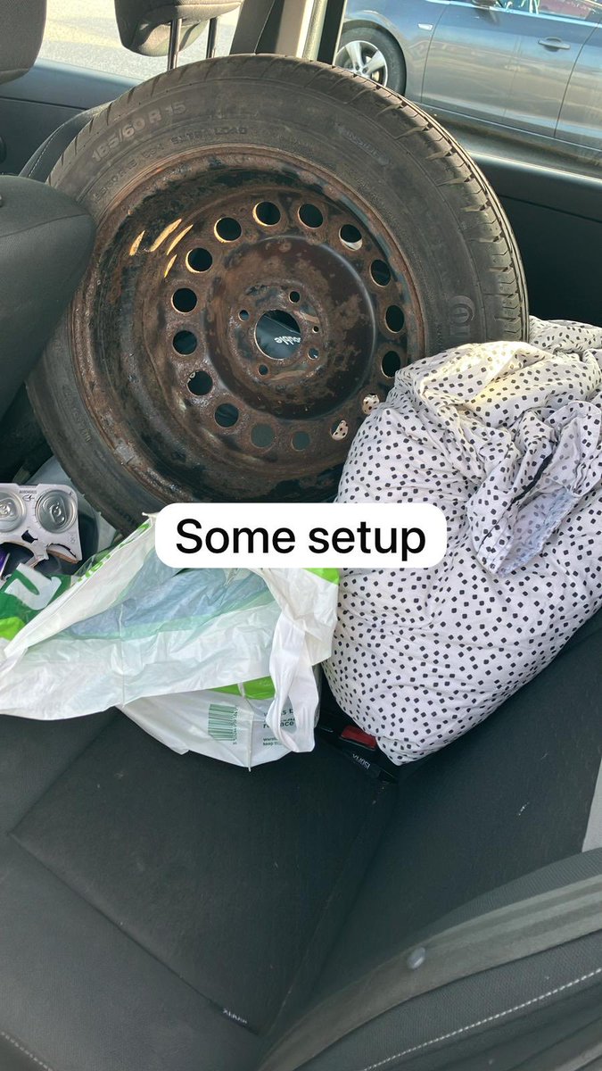 StAntsFC's tweet image. Good luck to the lads currently on their way to Gelsenkirchen. 🏴󠁧󠁢󠁥󠁮󠁧󠁿🏴󠁧󠁢󠁥󠁮󠁧󠁿
This is the view from the back seat 🤣🤣🤣
#UpTheAnts 🐜