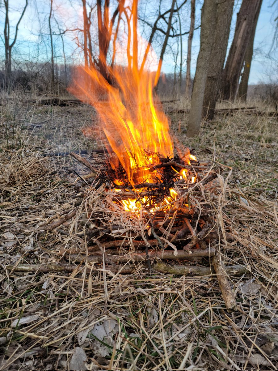 OWLpreparedness's tweet image. We will teach you at the O.W.L. survival courses how to find natural tinder sources. You will learn the art and science of firecraft.
#firecraft #survivaltraining ##survivalschool #outdoorsurvival #outdoorwildernessleague