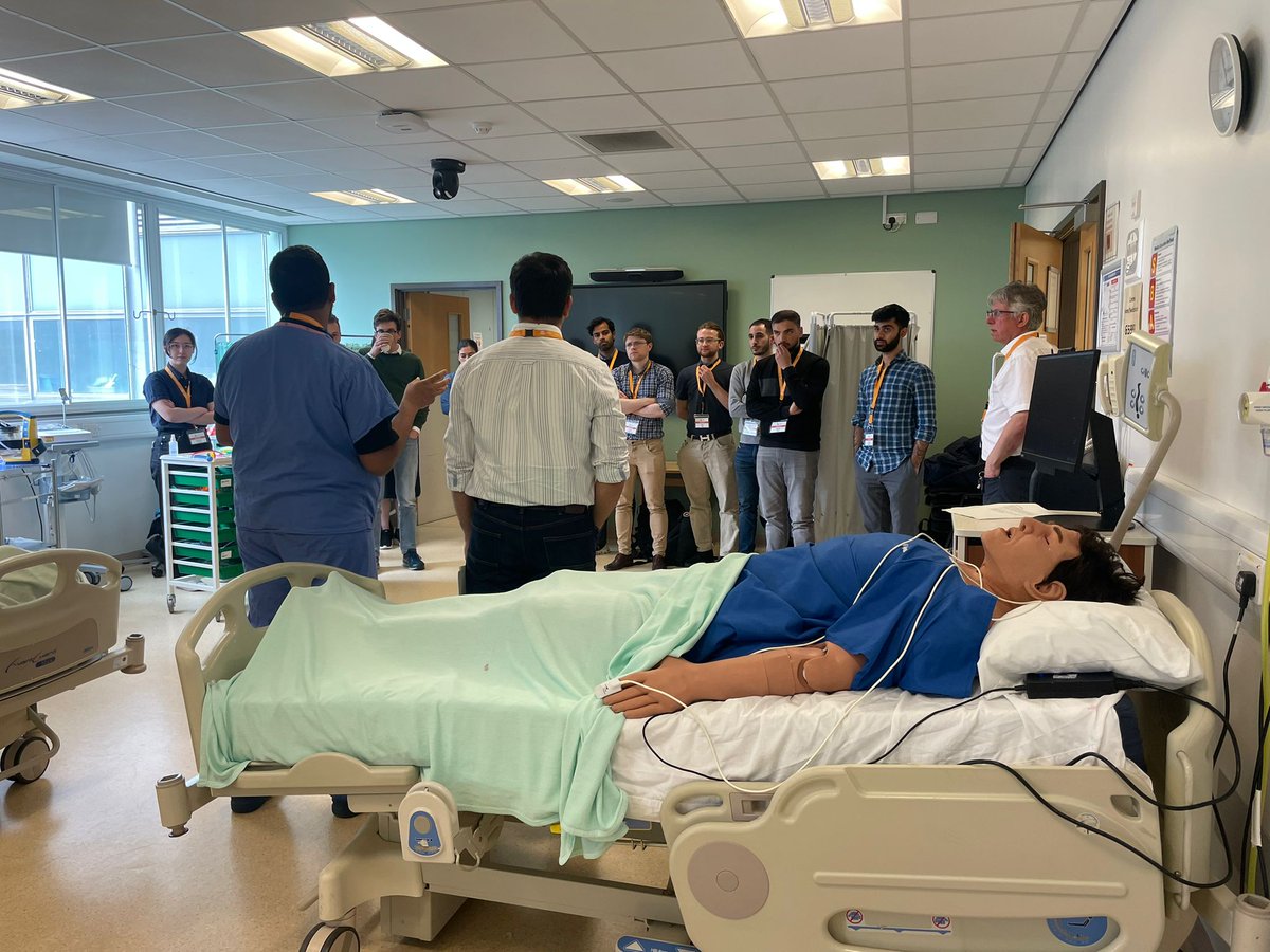 It's been a great two days at the Care of the Critically Ill Neurosurgical Patient run by Sheffield trainees and @academia_uk! Excellent talks and simulation training for the next generation of neurosurgeons