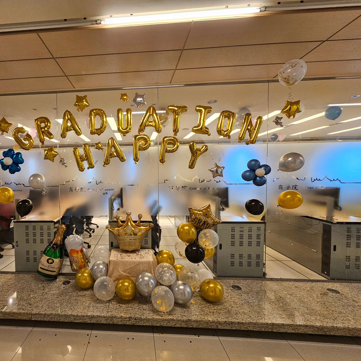 PccuF's tweet photo. #文化大學財金系 小畢典之幕後功臣  #PCCU https://t.co/kluAox3WdL