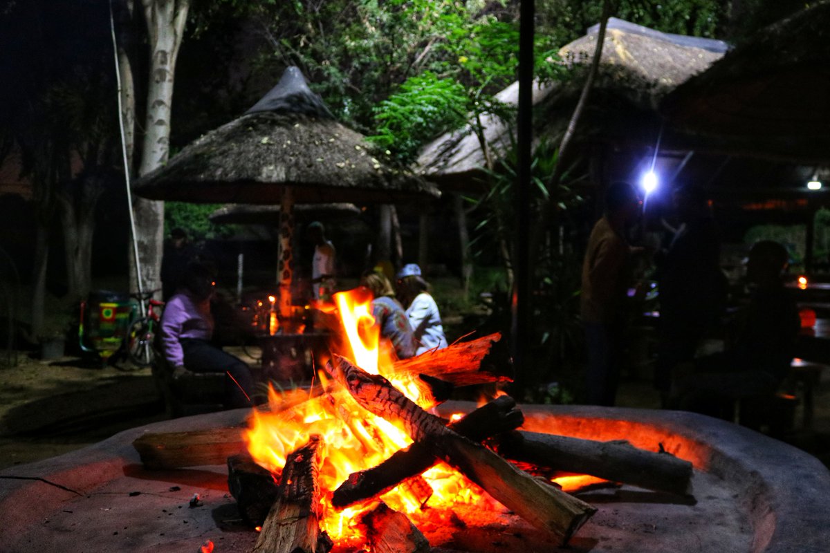 Meet us around the bonfire this winter 🔥
Whether you are staying the night with us or just passing by checking us out, we always have people from near and far mingling and getting together with the wood burning to keep us warm on these cold days!