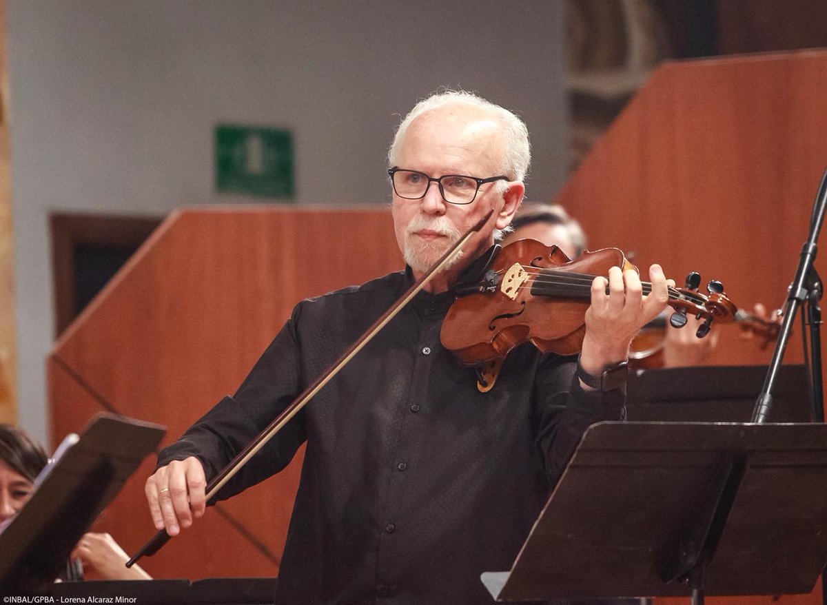 OCBA_MX's tweet photo. 🎼Bach, Vivaldi y Pachelbel vibraron en las cuerdas🎻 de Vladimir Tokarev y Oleg Gouk, solistas de nuestro #Programa16🎶
💫Les esperamos el próximo domingo a la repetición de este concierto💫
📍 @ConservatorioMX | 12 h
✔️Entrada libre
📸©️INBAL-GPBA / Lorena Alcaraz Minor https://t.co/DHsmS11COc