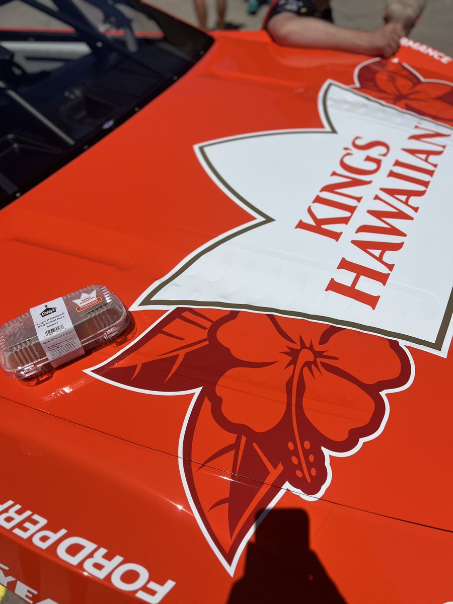 RFKracing's tweet photo. We got @keselowski, a @KingsHawaiian show car AND a special slider just in time for #SliderSunday! https://t.co/675aRBJ1Yl