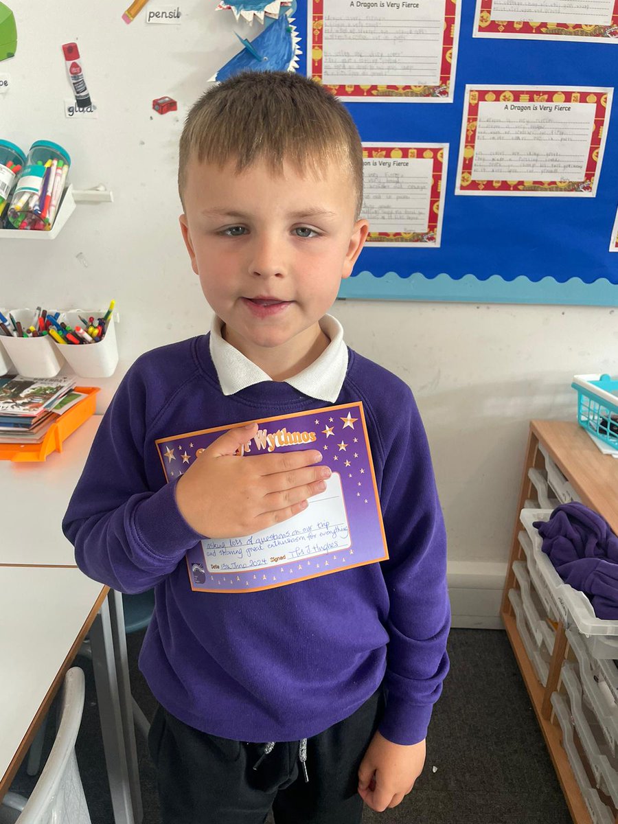 Congratulations to our 🌟 star of the week 🌟 for his enthusiastic interest and questions on our trip yesterday.  😀 🐺🐻🐾🦒🐆