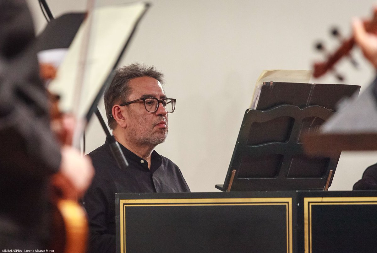 OCBA_MX's tweet photo. ✨El día de mañana, en el @ConservatorioMX, sonarán Bach, Vivaldi y Pachelbel; en compañía de Vladimir Tokarev y Oleg Gouk, solistas de nuestro #Programa16✨
❗️Te esperamos❗️
⏰12 h
✔️Entrada libre
📸©️INBAL-GPBA / Lorena Alcaraz Minor https://t.co/Q4s9VOBJKt