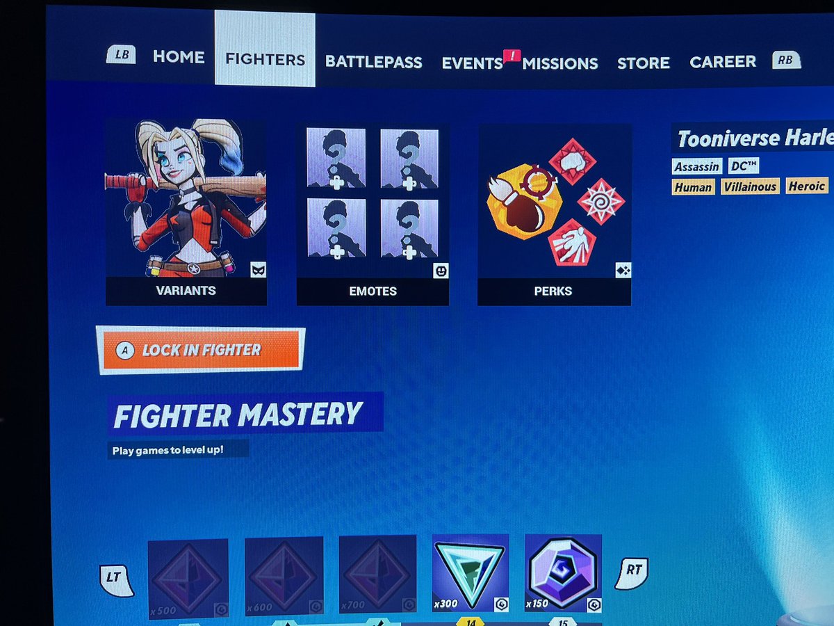 The_Prephix's tweet photo. @multiversus @Player1stGames @Tony_Huynh #multiversus since the update, I’ve not been able to emote as #Harleyquinn only. Even the default emote is missing and it always reverts my assigned emotes to this question mark. I know everybody wanted her nerfed, but can I emote lol. https://t.co/V045GnZC9s