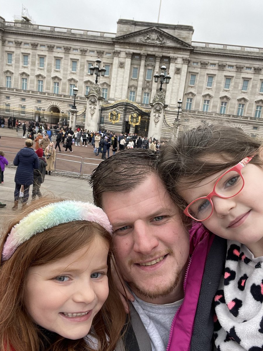 After not seeing my daughters for 10 months the problems and issues have finally been resolved. To see and hold those two girls today filled me with pure joy and love! I will never give up on those two girls! 

Now to rebuild and focus on the future! 
#daddy #fathers #happy