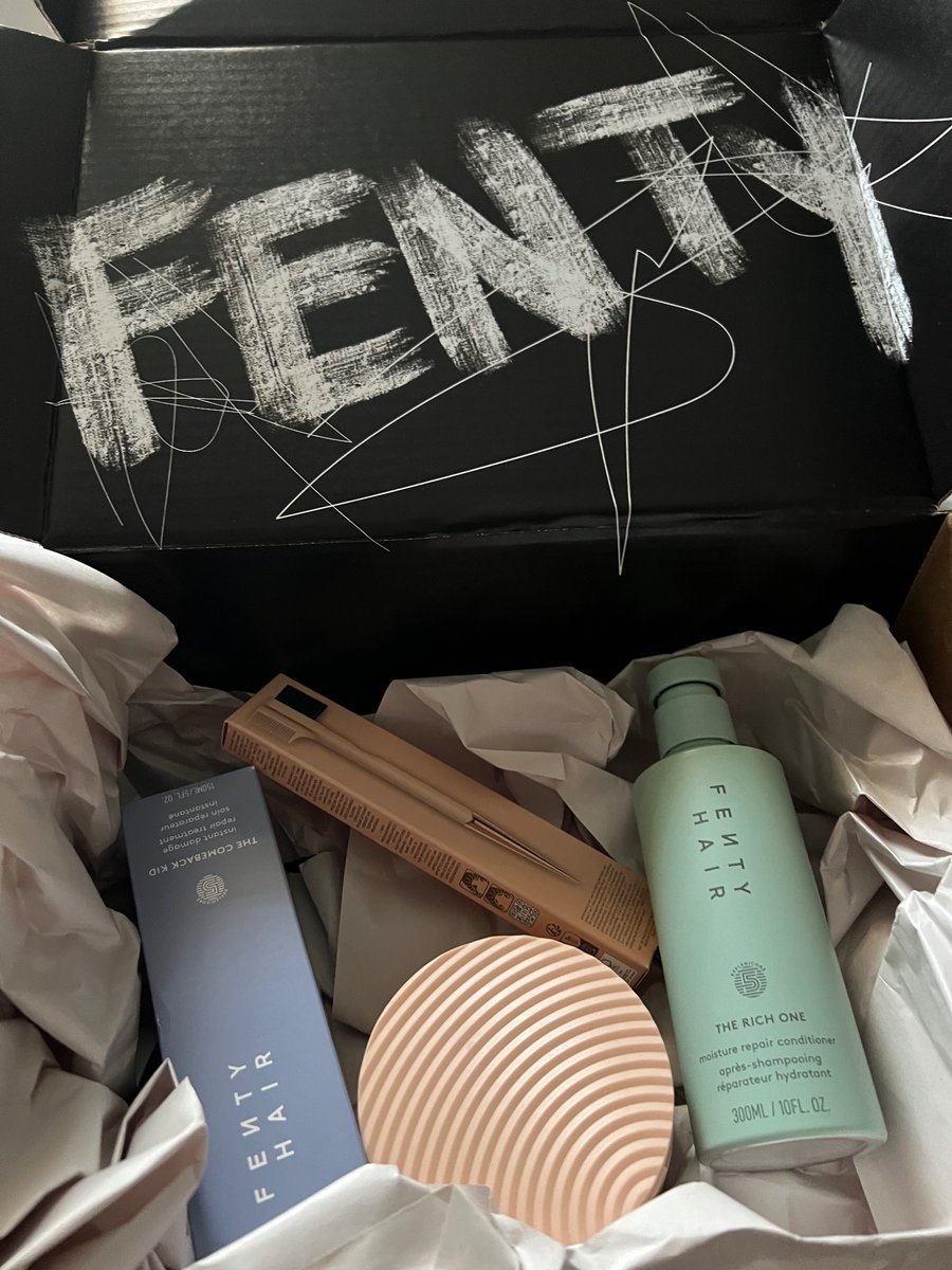 overthedumbshh's tweet photo. #FENTYFRIDAY #FENTYHAIR
Waiting on my other order to get here on Monday ๐ญ๐ญ๐ญ๐๐ฅ https://t.co/APlmyg6m5S