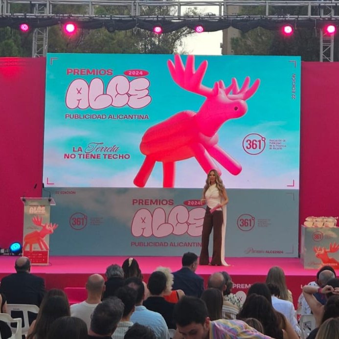 makinaccion's tweet photo. ¡Viernes non stop! 🔥
Estamos en #Benidorm en los #PremiosAlce de @asociacion361🤞🏼cruzando los dedos con nuestras dos nominaciones en #creatividad #exterior y #craft #sonido por #LaOrquestadelSabor para @CoopsAgroCV @mestresdelsabor https://t.co/W8bEB2NChm