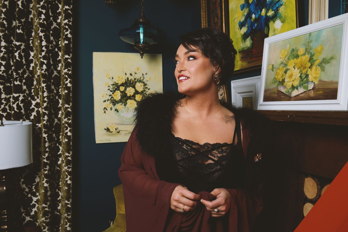 KaylaRayMusic's tweet image. Darlin’ you’ll be ready should love pass your way again... 💛 
Listen here: averagejoesent.co/theworldsweight