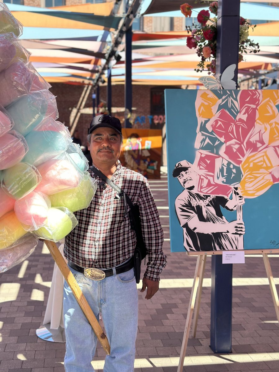 Don Alberto has been a street vendor for more than 30 years. ✊🏽

He walks for miles, under the hot sun just to bring our community joy through his cotton candy. 🍬

Today we celebrate our workers and street vendors. 💜🩷

#ImmiArt #Artivism
