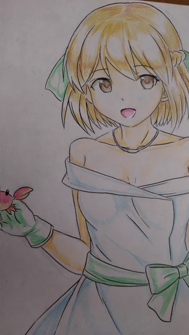 色鉛筆使って朧描いてみました。けっこう難しい…ホワイト使ったとこも目立つ