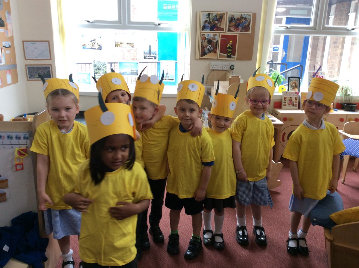 HolmeValleySch's tweet image. Reception - Mrs Baker

All ready for their celebration class assembly. 

You are all amazing! 🤩 

#ClassAssembly #Celebration