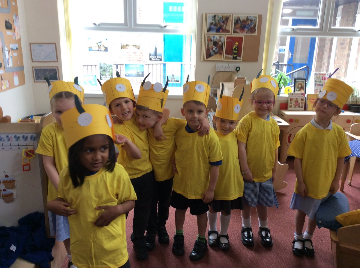 HolmeValleySch's tweet image. Reception - Mrs Baker

All ready for their celebration class assembly. 

You are all amazing! 🤩 

#ClassAssembly #Celebration