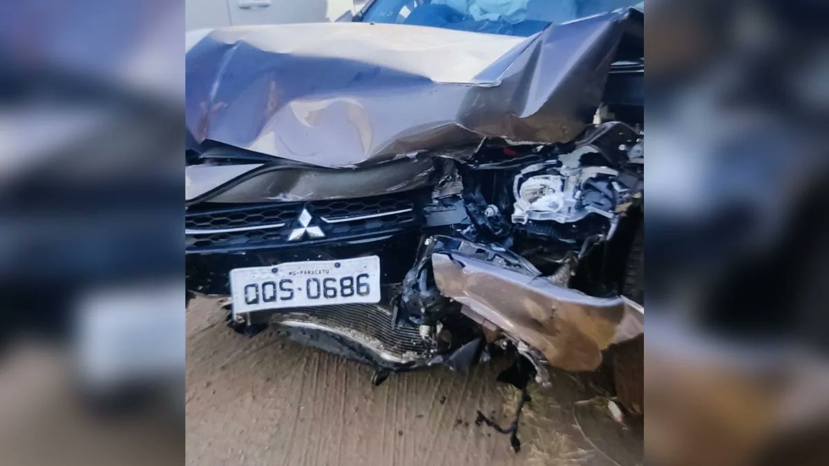 Irma Diniz da Cruz, de 81 anos, morreu em um acidente de carro há um ano atras. O carro em que ela viajava foi destruido por um veiculo blindado que trafegava em altissima velocidade. 
Sabem quem dirigia o carro em alta velocidade? Deputado Sostenes Cavalcante.  caso foi abafado