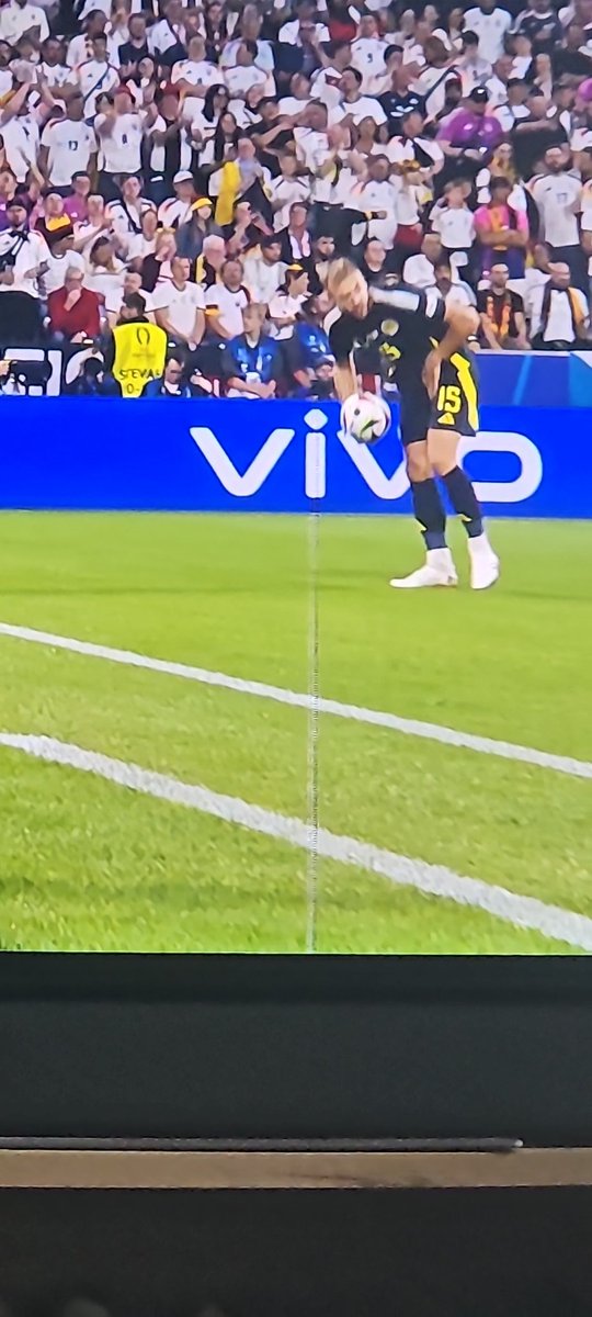 Anonieme_Anja's tweet image. Fijn een uhd zender tijdens EK. Alleen Wedstrijd start en beeld belabberd met dikke streep door beeld. @ZiggoWebcare #ziggo #999 #ek2024