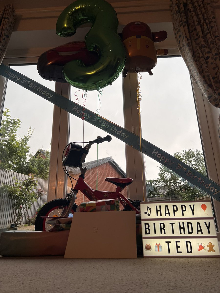 Laura Gregory tweet media