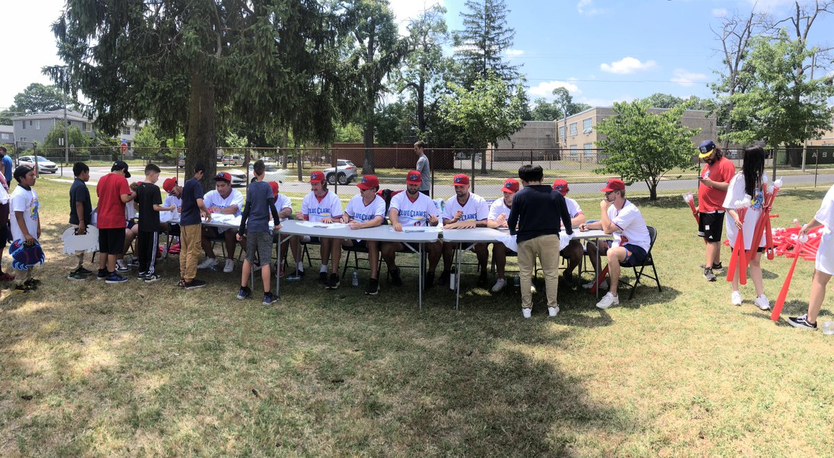 ThatAadoGuy's tweet photo. Awesome job today by the @BlueClaws players &amp; staff with the @PlayBall clinic with the great kids of Clifton Avenue Grade School in Lakewood. It was a day that they’ll never forget! #ClawsUp https://t.co/KUPC5sL9rj