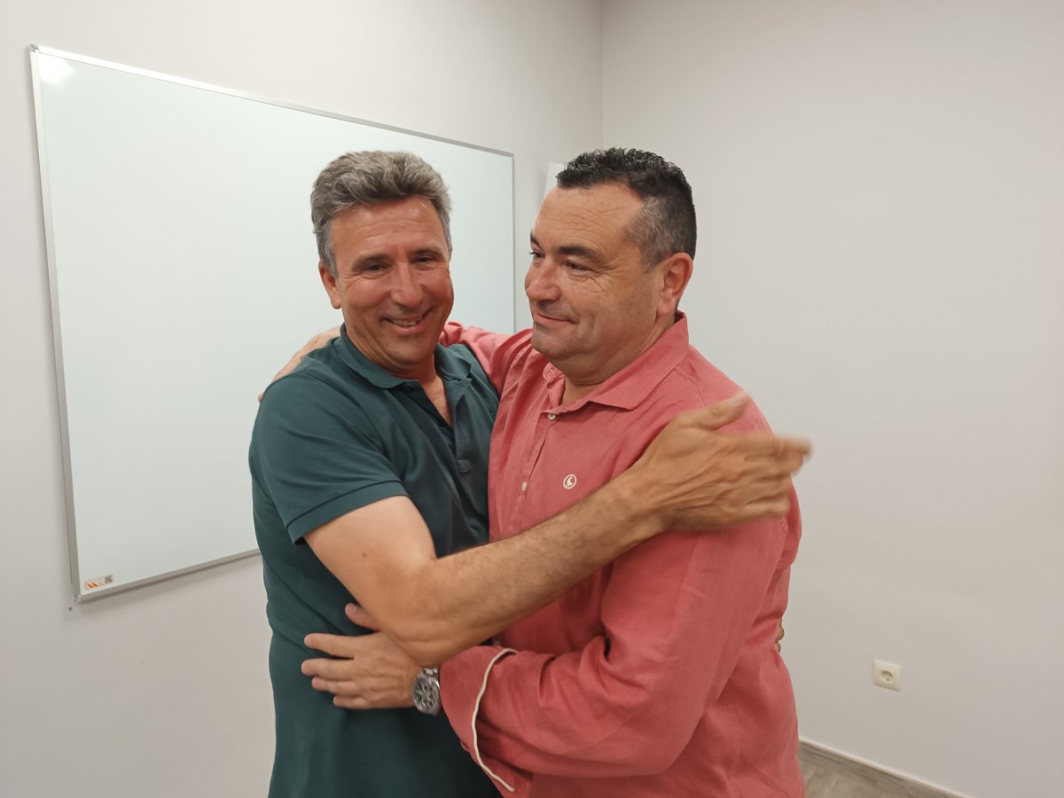 ✅ Cándido Díaz Maroto 

➡️ Nuevo presidente del Formac Villarrubia 🤍💙
📉 53 años
👤 Director Comercial de una empresa referente en la industria de la madera 🪵🚪

🗣️ José Luis Urda: "Voy a ser su mentor y su mano derecha. No me voy. Solo doy un paso al lado"

🤍💙