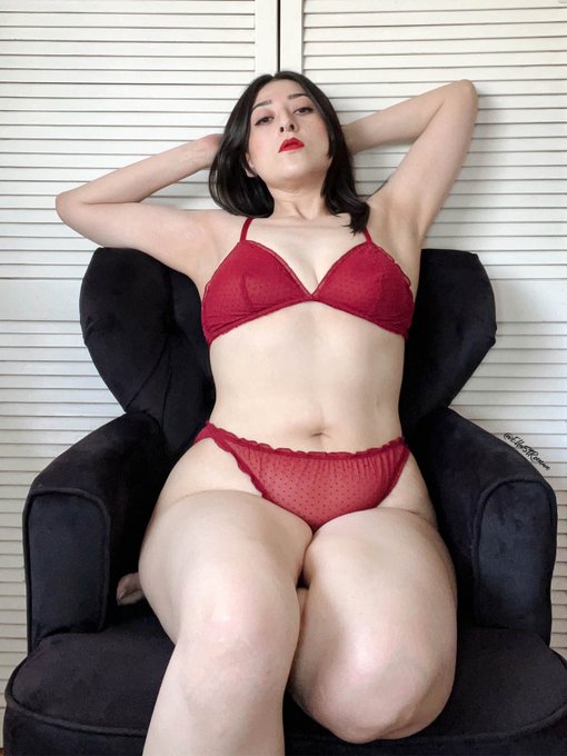 Por fin es viernes, amigos. Aunque como freelancer no noto ninguna diferencia. https://t.co/GQPD3Afy