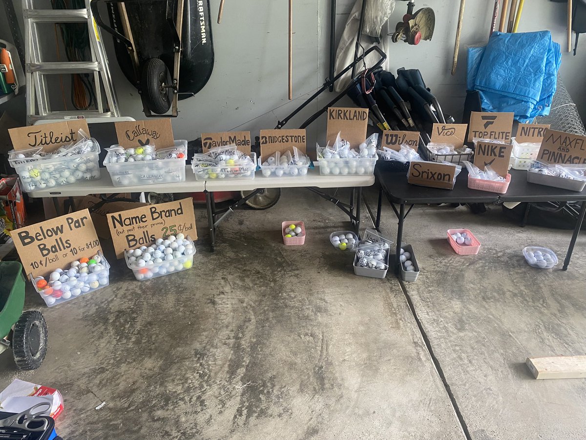 asierawski52's tweet photo. Selling golf balls (per half dozen). The prices range from $1-7. https://t.co/ss06gWcFJg