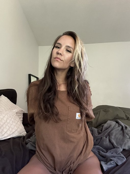 I napped https://t.co/BnyfjHLf7g<a href="/tag/realloyalfans"class="tags"><span>#realloyalfans</span></a>