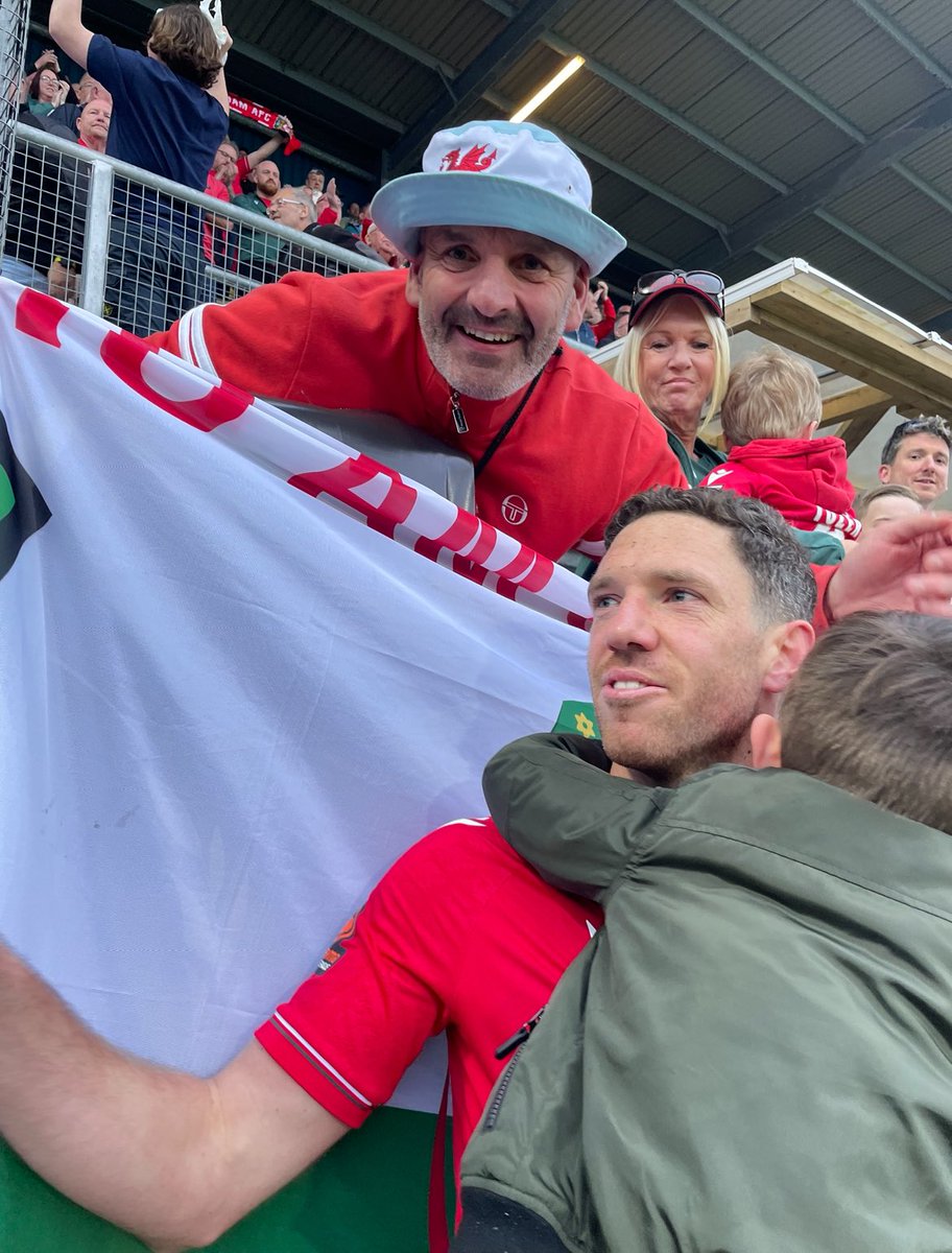 andy_harris1966's tweet photo. Best wishes to you all , and you’ll always be welcome at Y Cae Ras (Torquay Away) 🏴󠁧󠁢󠁷󠁬󠁳󠁿⚽️ https://t.co/wLXUnPNCpZ