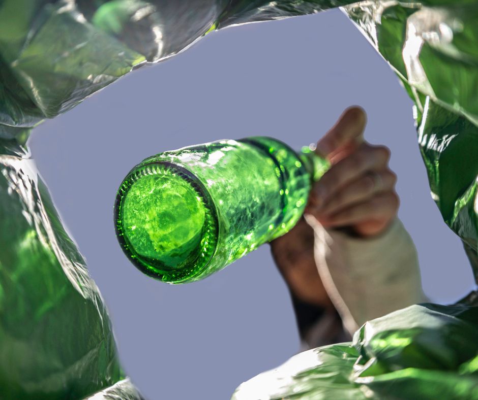 #FactFriday: Recycling glass reduces water pollution by 50% and air pollution by 20%. Let’s keep glass out of landfills and in the recycling loop. Bring your glass items to Boro-Wide Recycling and make a difference!