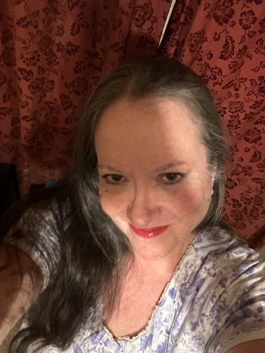 LisaRooker6's tweet photo. Just me 😊❤️ https://t.co/pZacaMZ2ww