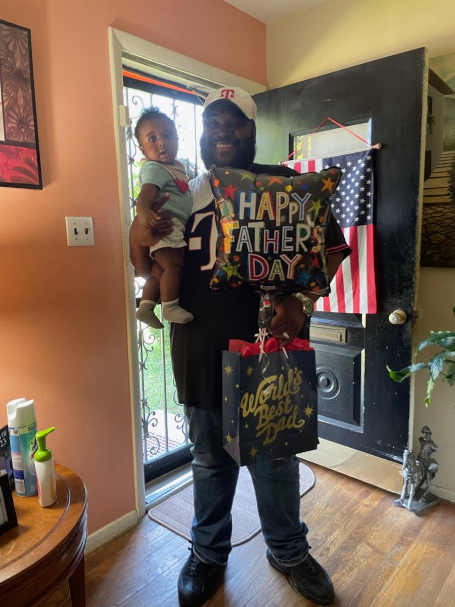 Happy father's day to all the standup dad's out there! Keep being great we are all needed out here! #tmodad <a href="/Tarek_Hammad/">Tarek Hammad ⭕️</a> <a href="/tglover187/">Terrance Glover</a> <a href="/NEJimInman/">Jim Inman</a>