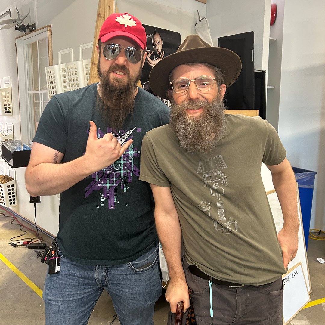 Linus Tech Tips tweet media