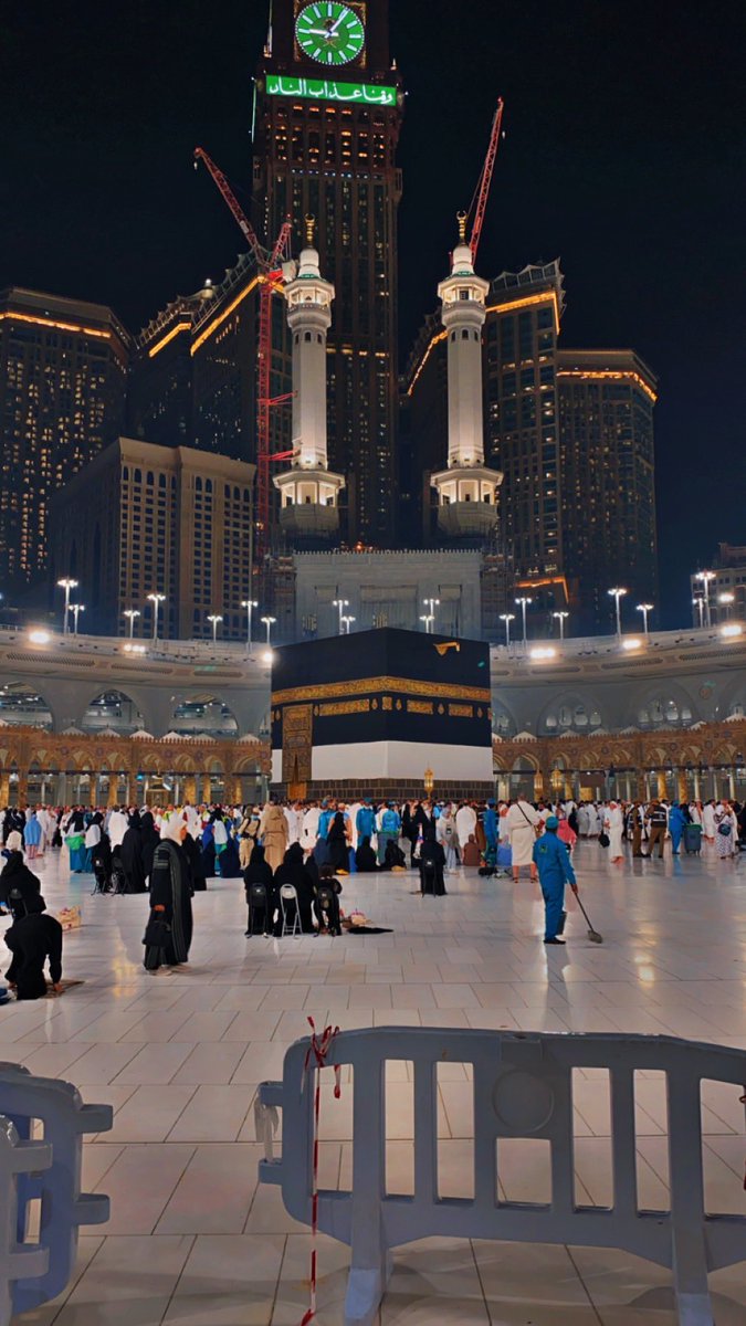 اليوم الثاني ولله الحمد اكتمل بكل خير، استعدادًا ليوم عرفة غدًا. اللهم تقبل منا ومن الحجاج طاعاتنا.
#فريق_جامعة_الملك_سعود_للعمل_التطوعي