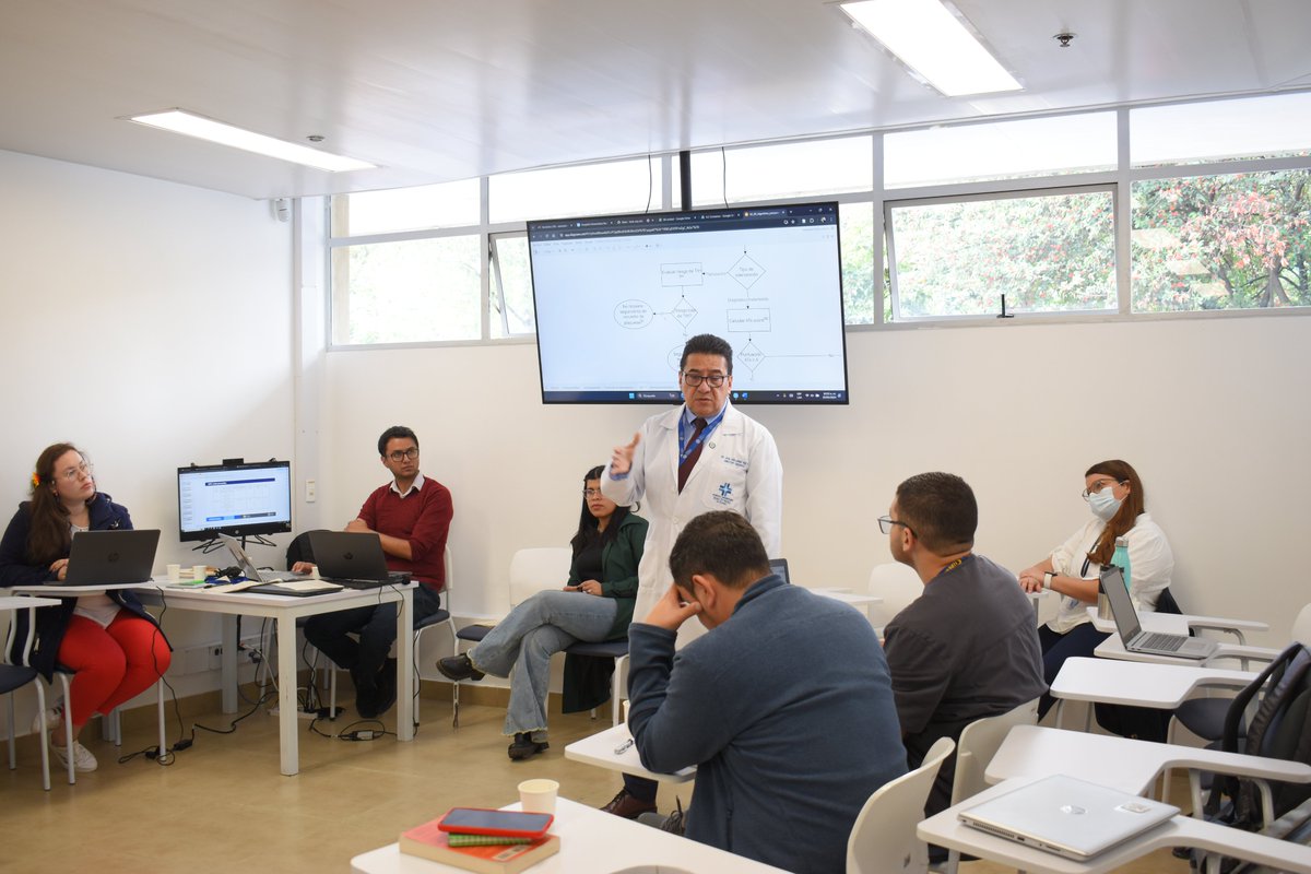 HospitalUNAL's tweet photo. Se llevó a cabo el consenso del #ECBE Uso de anticoagulantes en el paciente adulto atendido en el HUN, el equipo llegó a acuerdo sobre el manejo de esta condición y la consolidación basada en la evidencia para su abordaje.
Mayor info➡https://t.co/mr6hc7yaeJ https://t.co/4YNpvPfikp