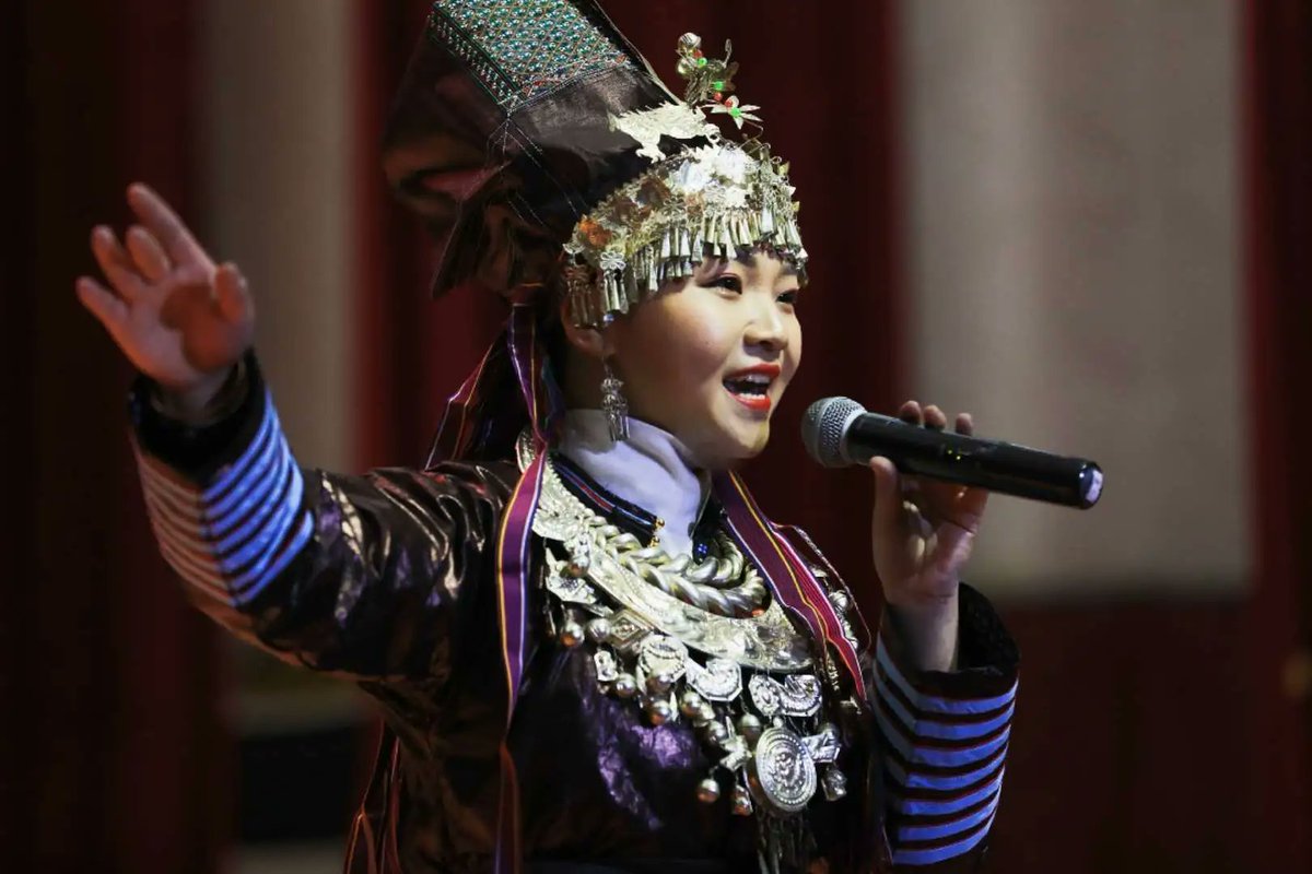 단오절에 어떻게 아름답고 감동적인 구이저우 소수민족 노래가 빠질 수 있는가? 민요 경연대회도 구이저우 소수민족 지역의 단오 축제의 하이라이트 중 하나이다.

📷 by Eyesnews

#단오절 #구이저우전통 #지역축제 #문화유산