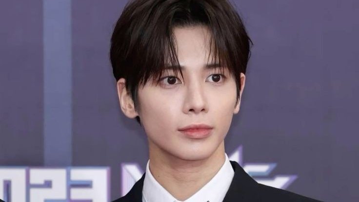 #taegyu au / dimensión equivocada

Choi Beomgyu termina en la dimensión equivocada cuando queda atrapado en la prueba de una máquina ¿Pero por qué aquel hombre frente a él huele así? Espera... ¿viajó a un universo omegaverse?