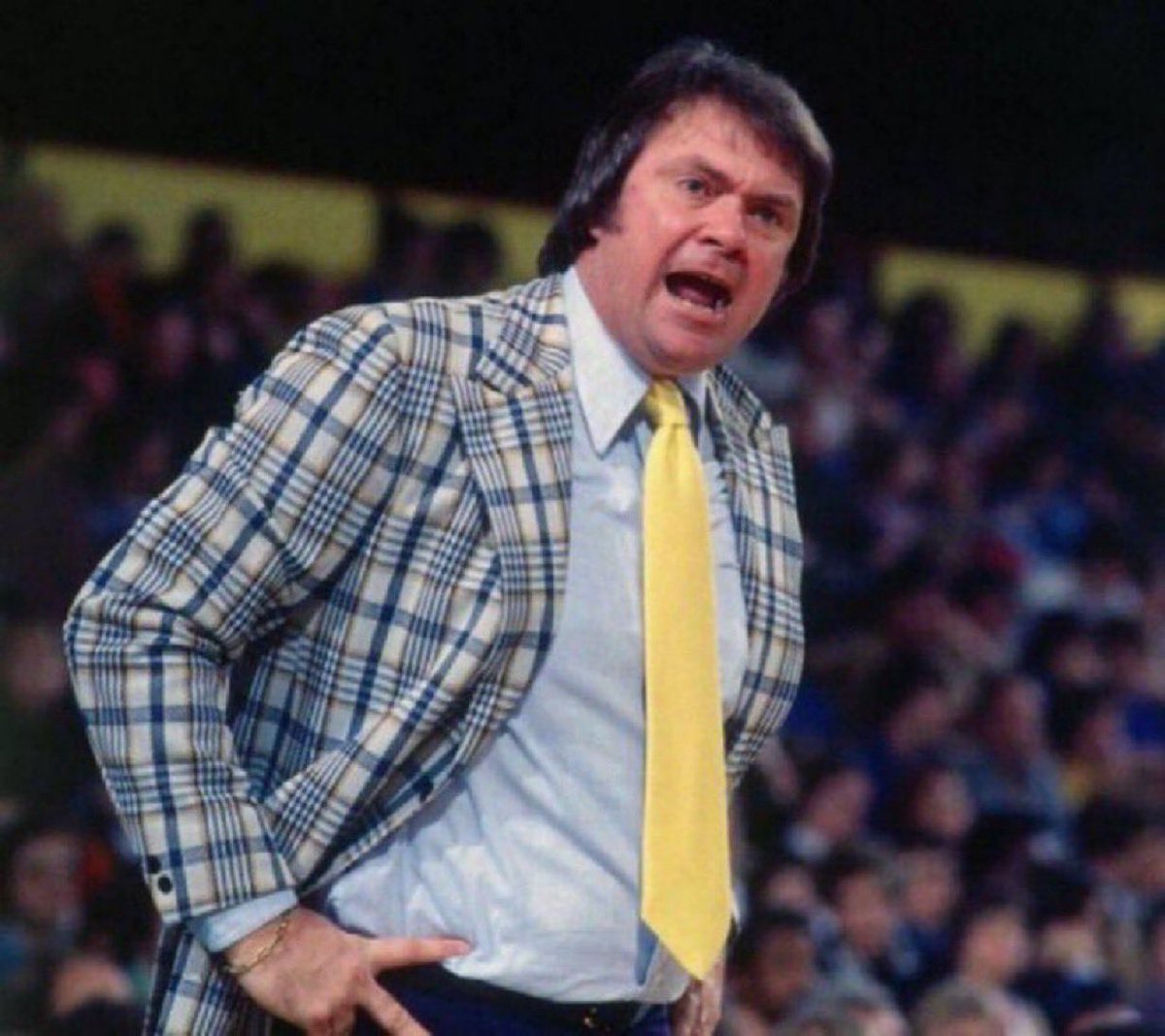 DanKelley66's tweet image. Get back to Tommy Heinsohn’s keys to a #Celtics victory:

• Run the floor
• Push the pace 
• Pass the ball
• Take it to the rim
• Move without the ball
• Defend
• Talk
• Play as a TEAM
• Give maximum effort
• Step on their throats!
—
#DifferentHere  #CelticPride☘️