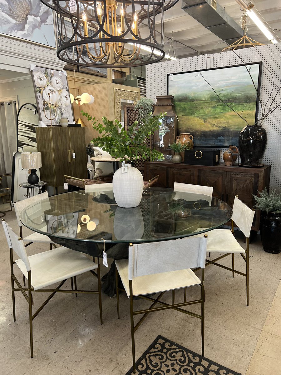 We'll be Closed for Father's Day, but OPEN tomorrow, so you can get the house ready to celebrate Dad!! 💙

#homedecorstore #shopfranklintn #franklintnshopping